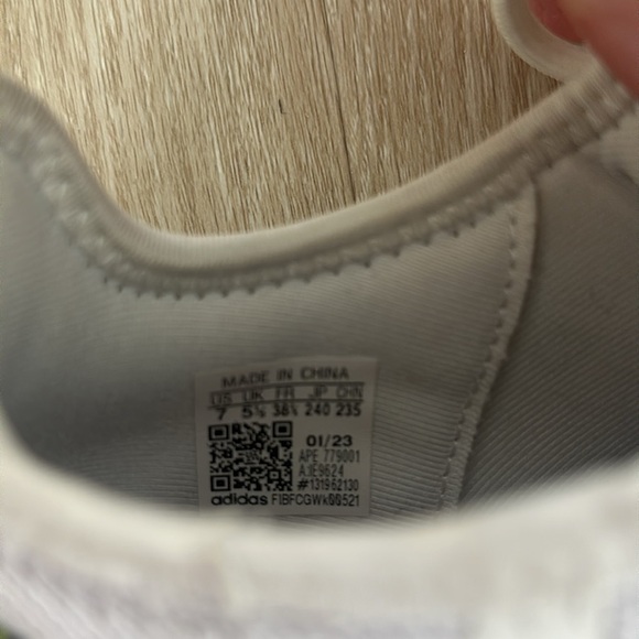 ADIDAS SNEAKERS SIZE WOMENS 8.5 / MENS 7 - Picture 6 of 6